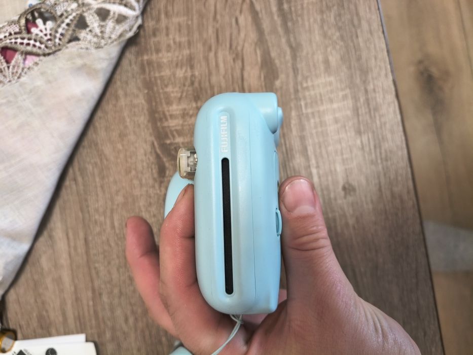 Instax mini 11 камера за моментни снимки