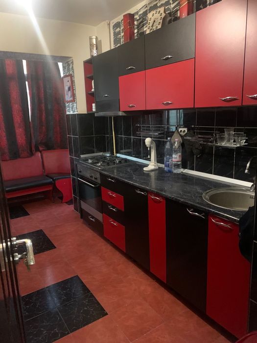 Inchiriez apartament 3 camere