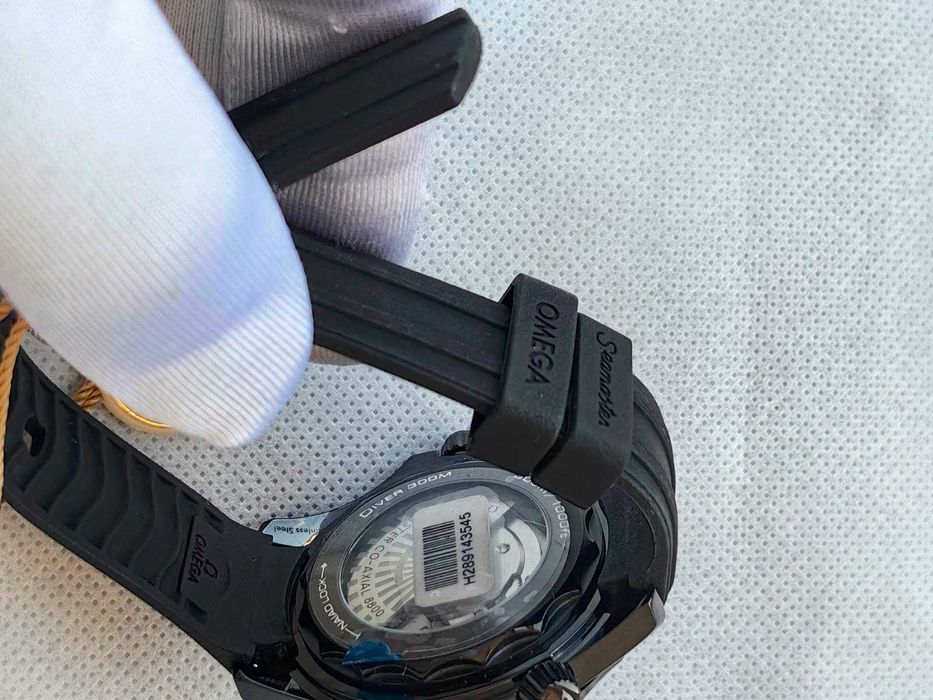 Omega 300m с японски механизъм