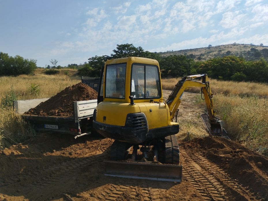 Услуги със Багер и Самосвал