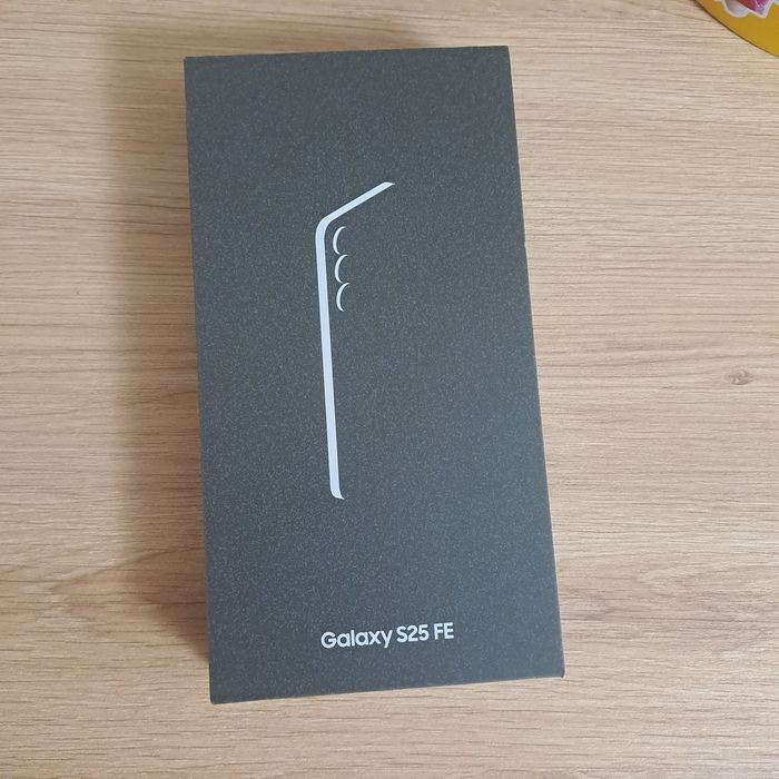 Samsung S25 FE  stare ca nou