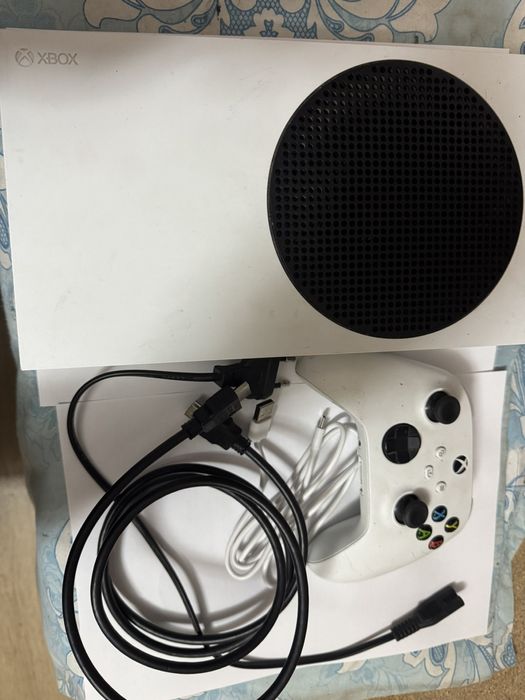 Конзола Xbox one S с 1 джойстика digital