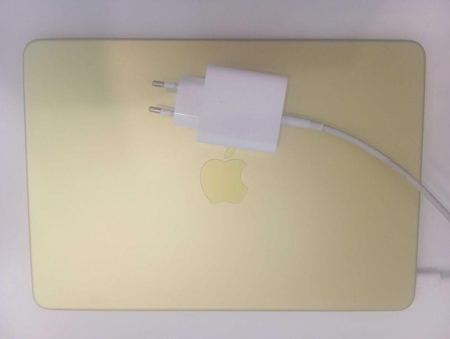 Apple MacBook Neo 13" A18 pro