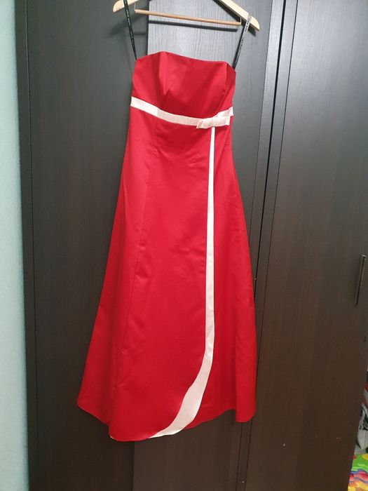 Вечерние платья для мероприятий