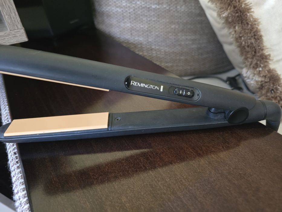 преса за изправяне на коса и маша за къдрици