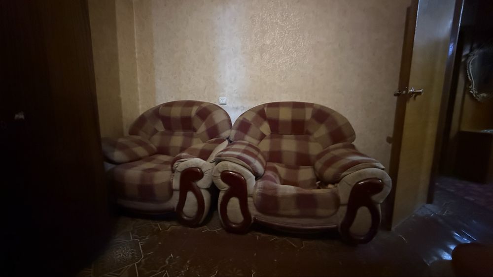 отдам даром диван и лва кресла