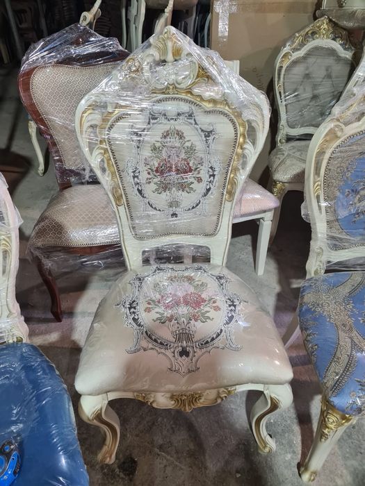 Продаю элитный Стул