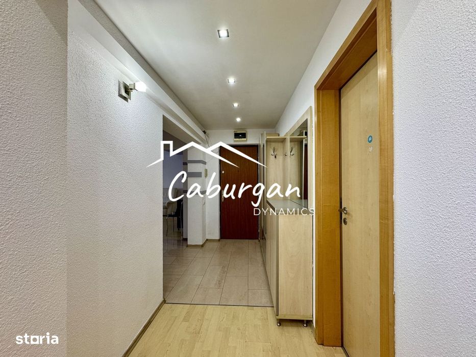 Apartament cu 3 camere, 80mp utili + balcoane, etaj 1/4, lift, Centru