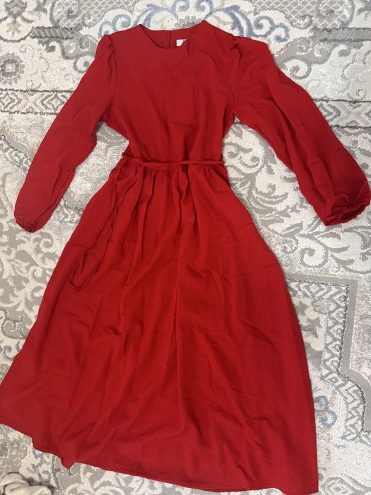 платья разные, кофты, вечернее платье