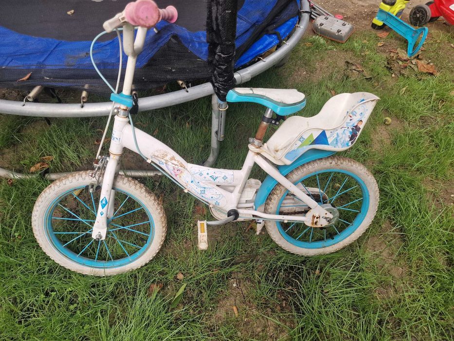vand 3 biciclete copil 3--7 ani roti pe 16 si 20"