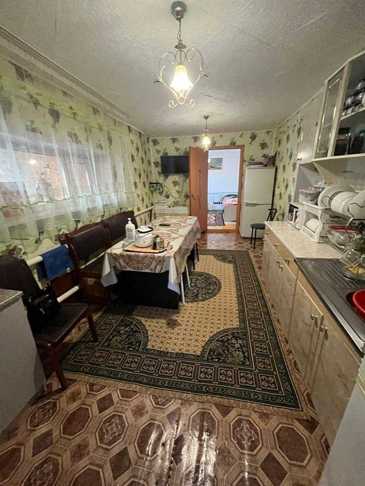 Продам  4х комнатный дом в городе недорого