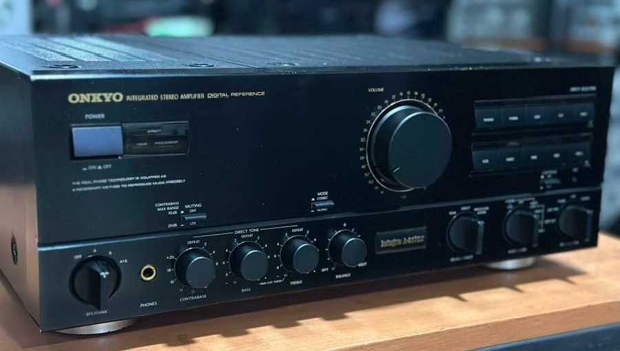 Onkyo 817 xd,  интегральный усилитель.