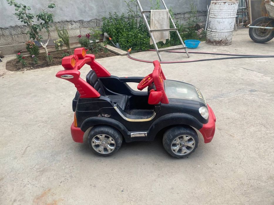 Продаётся детская машина в рабочем состоянии