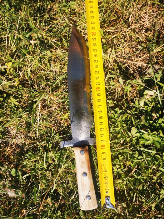 Cuțit de vânătoare / supraviețuire din oțel arc – Mâner salcâm, 32 cm
