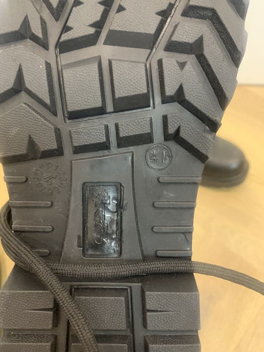 Продаю берцы