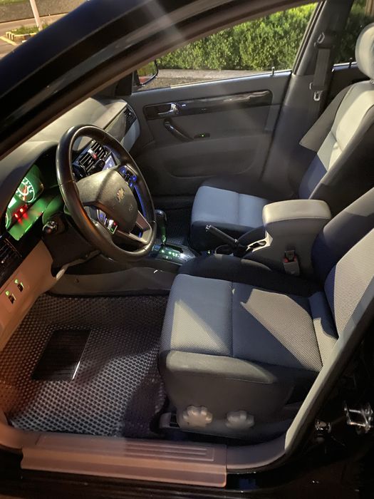 Gentra 2023 Yil rangi qora 29.000 km halol prabeg ideal holatda