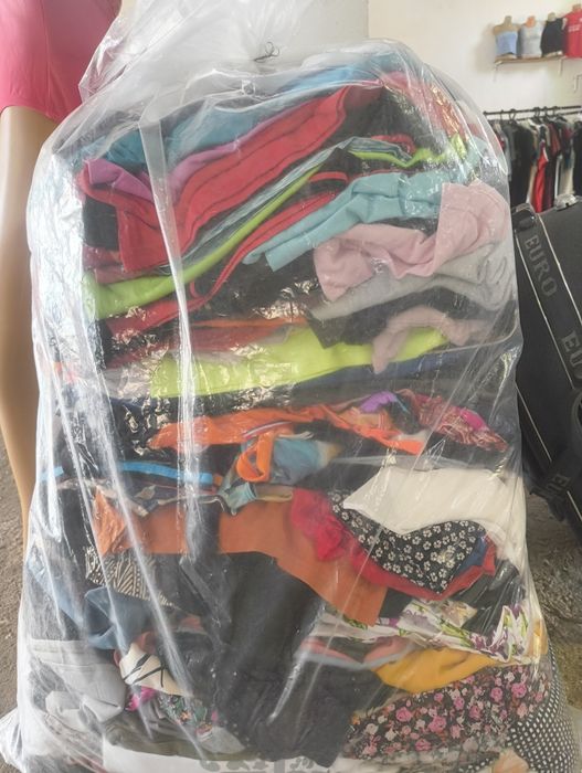 Дрехи втора употреба на едро