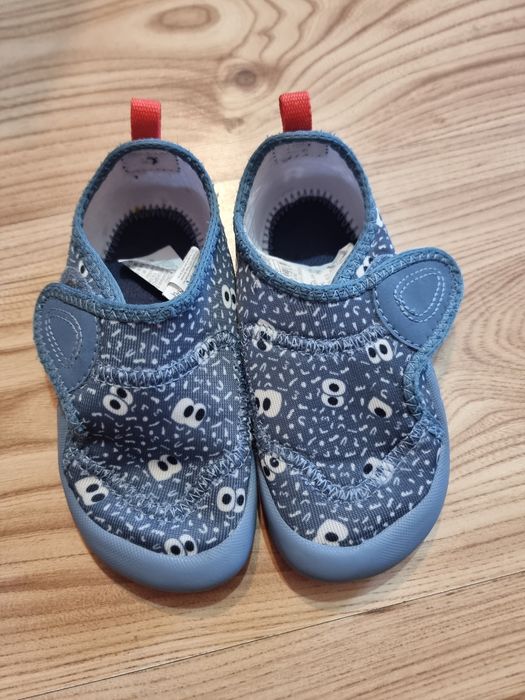 Продавам детски маратонки и пантофи