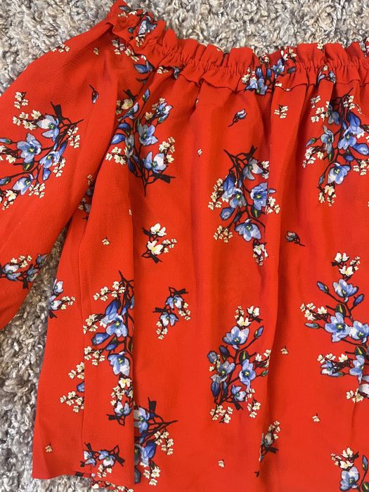 Top cu umerii goi H&M