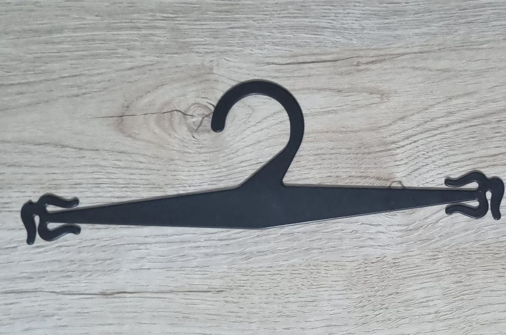 Вешалки для магазина