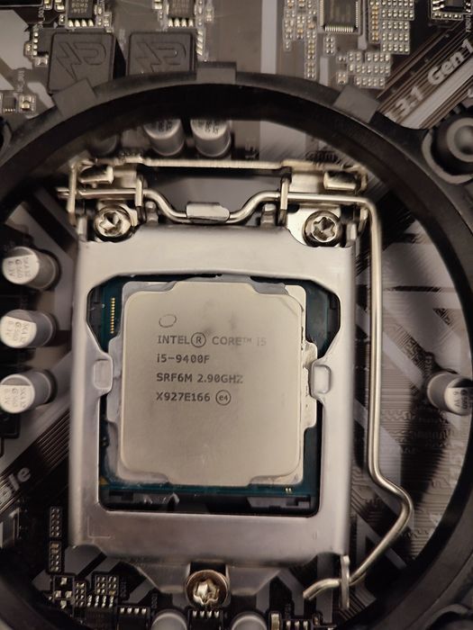 Core i5 9400 процессор+плата.