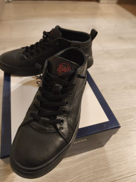 Ghete bărbați piele