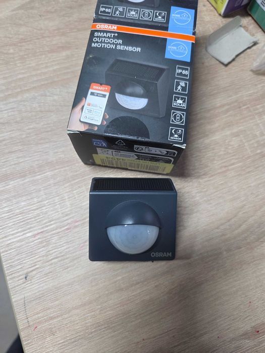 Senzor de miscare inteligent OSRAM SMART+ Wi Fi, IP65, cu incarcare solara