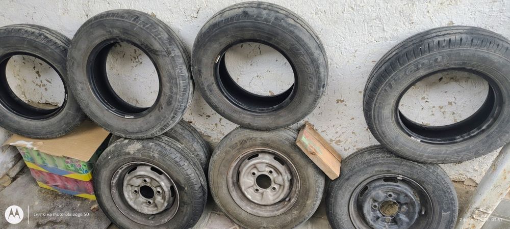 Продам покрышки легковой автомобиль Дамас R12