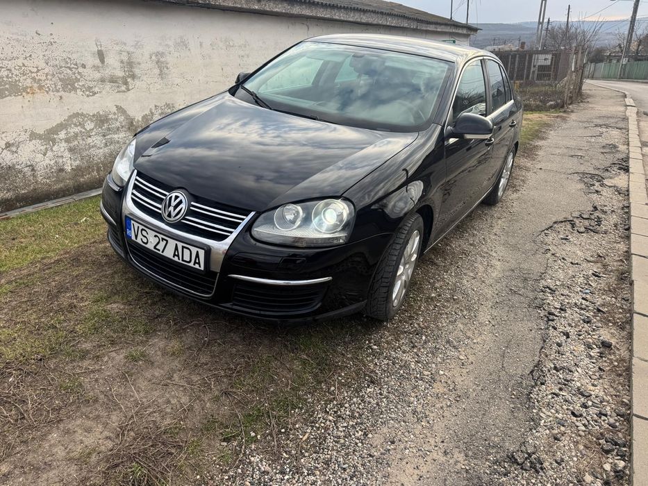 De vinzare vw jetta 2.0