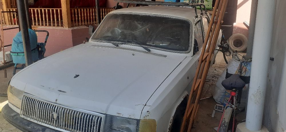 Volga 31029 sotiladi pritsep bilan