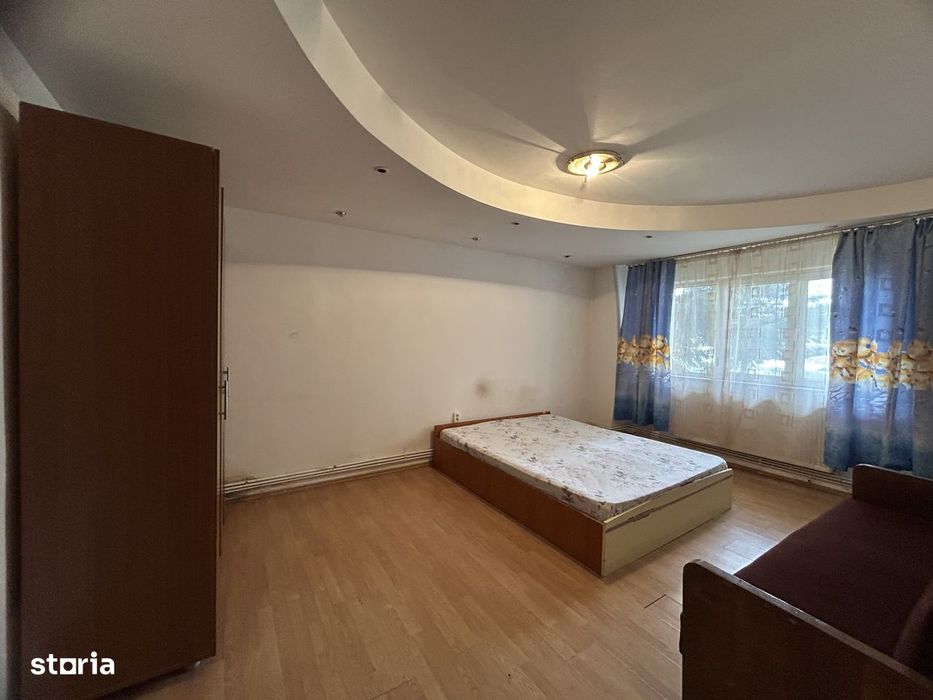 Apartament cu 3 camere confort 1 decomandat în Prundu