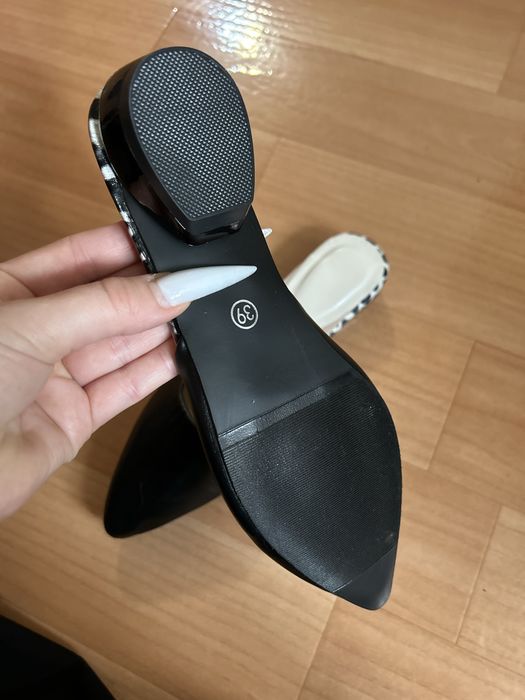 Мюлли на низком каблуке