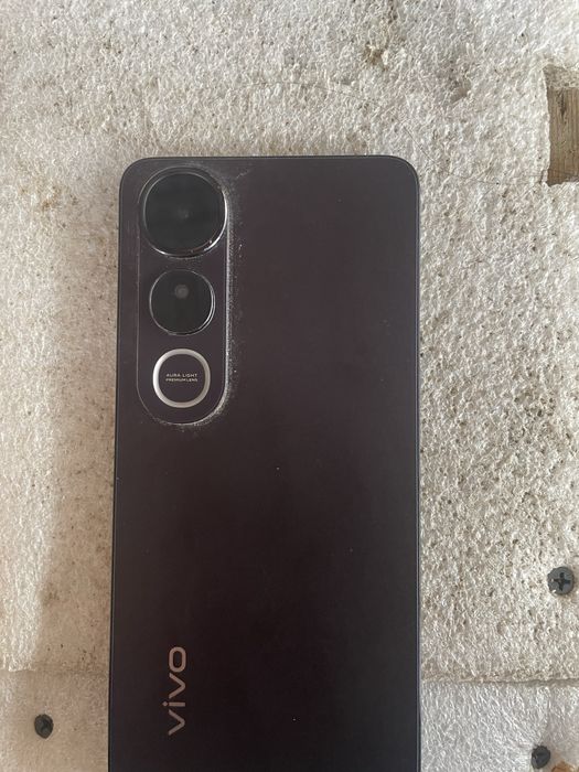Продам телефоn Vivo V50