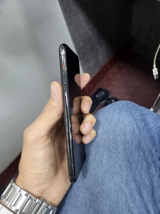 Iphone 11 pro max garantiyalik.