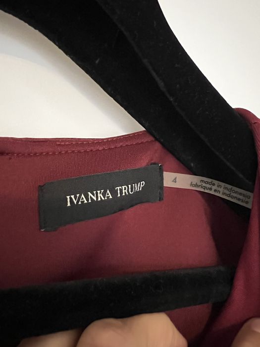 Rochie vișinie Ivanka Trump