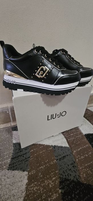 Орегинални маратонки на LIU JO
