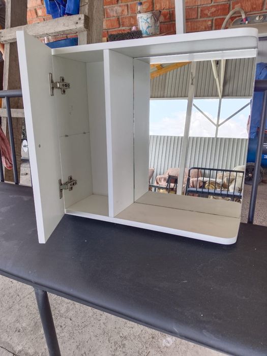 Продам новый шкаф для ванной комнаты за 15 000 тенге.  Размер 55×50