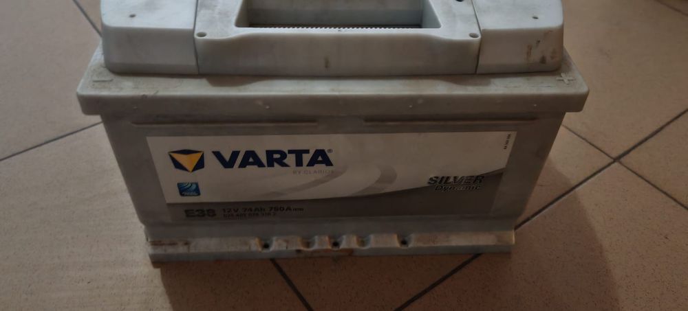 Vând baterie Varta Silver 74 Ah