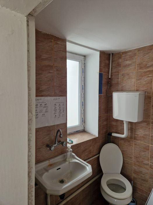 Vând cabinet medical