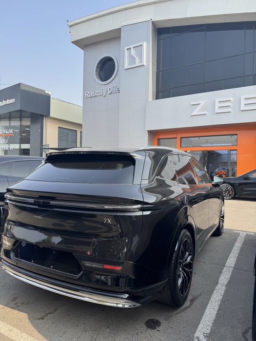 Zeekr 7X 2025yilgi yangi moshina