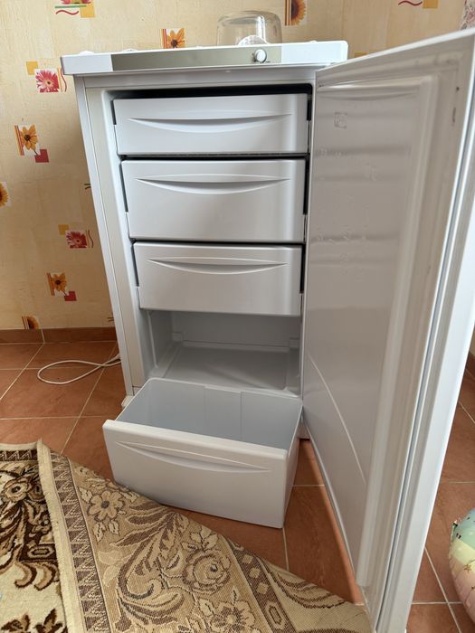 Морозильник indesit