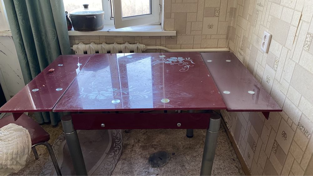 Кухонный столик стеклянный