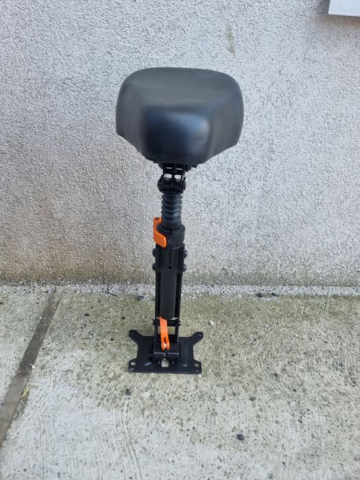 Scaun trotineta electrica