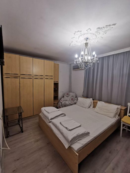 Дава се под наем Двустаен апартамент в Бургас, Лазур - 55 кв.м за 392.7 € - Снимка #2