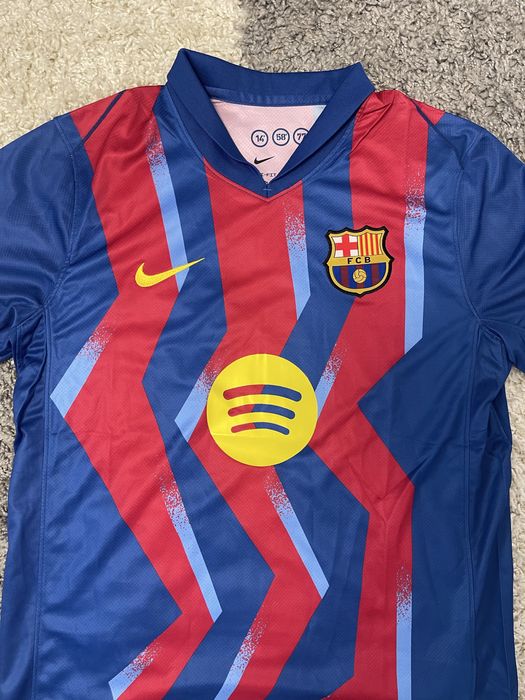 Tricou Barcelona El Clasico Special