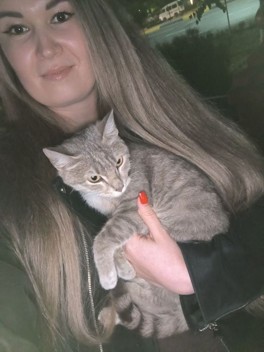 Кошка девочка !!