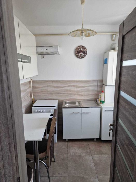 Inchiriez apartament 3 camere Teilor. Bloc nou. 1 Loc de parcare