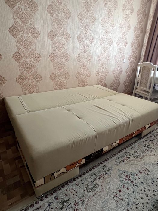 Диван в хорошем состоянии