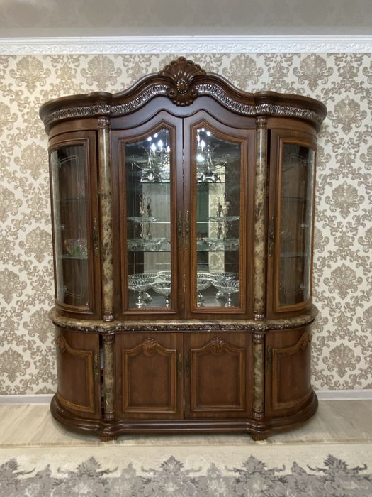 Сервант,гарнитур