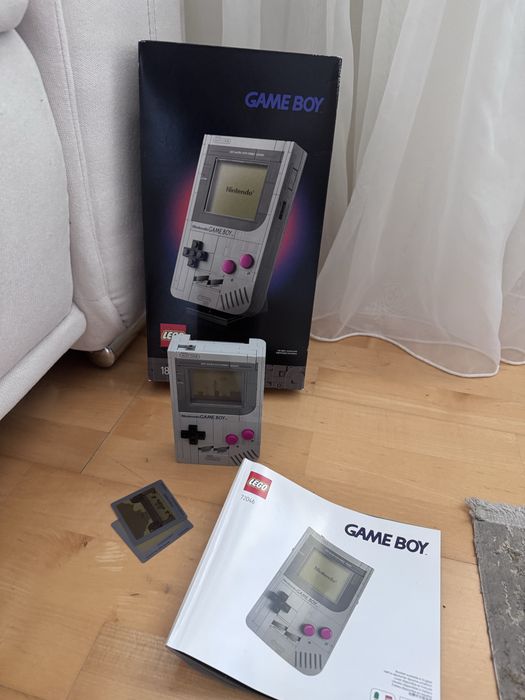 Lego 72046 game boy